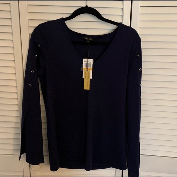 Top - Picture 1 of 7